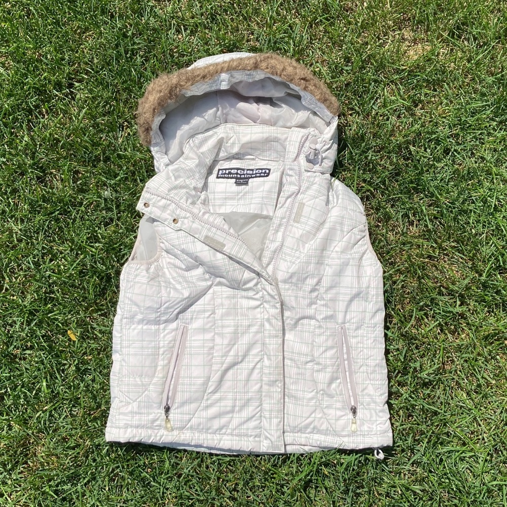 Precision Mountainwear Green and White Vest